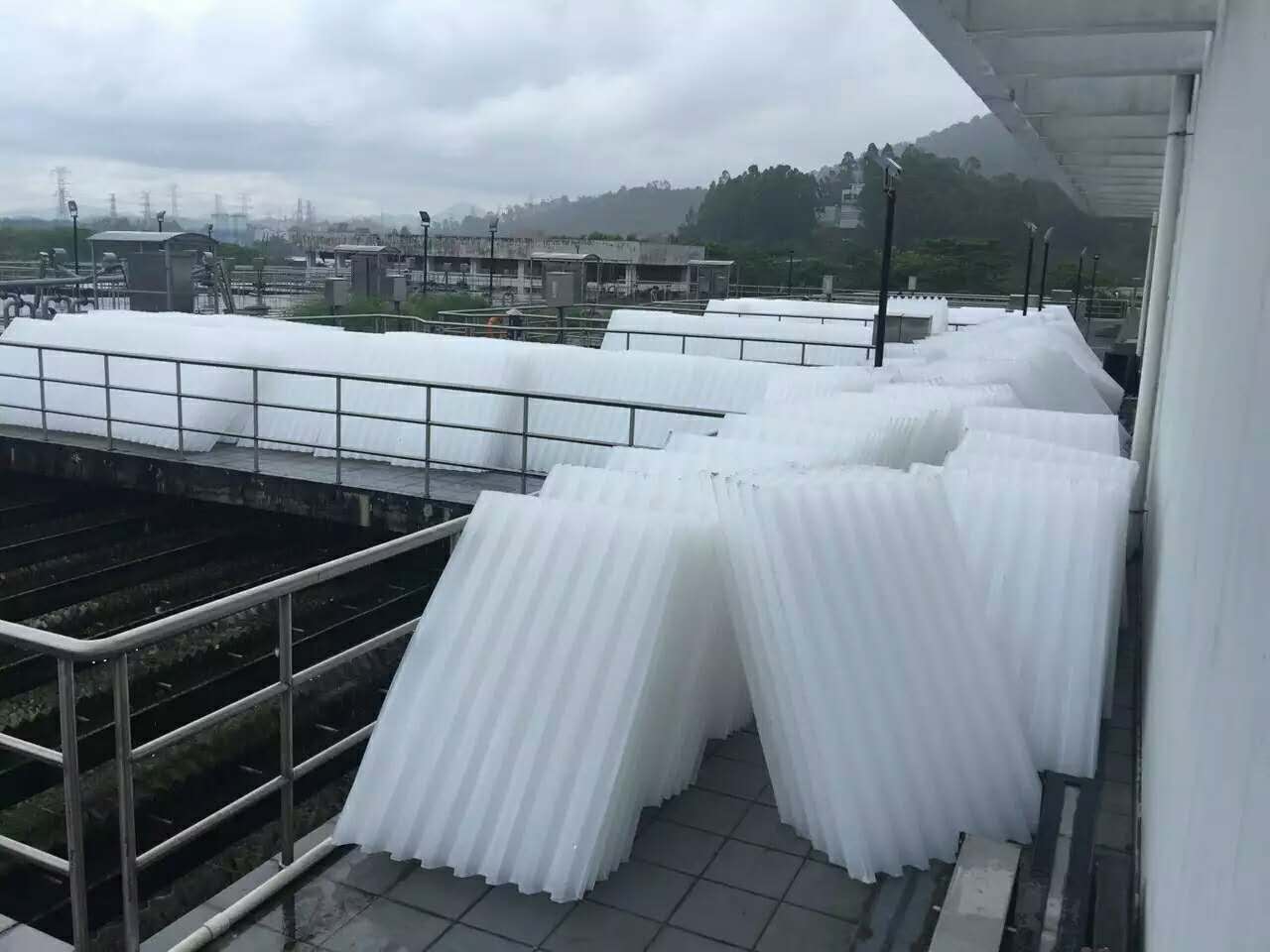 ����б������